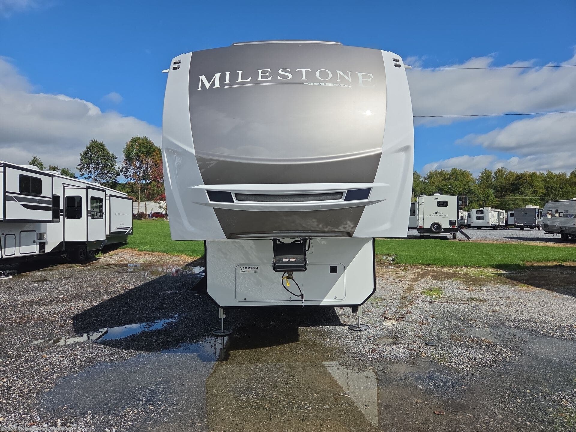New 2027 Heartland Milestone 39TB available in Manheim, Pennsylvania