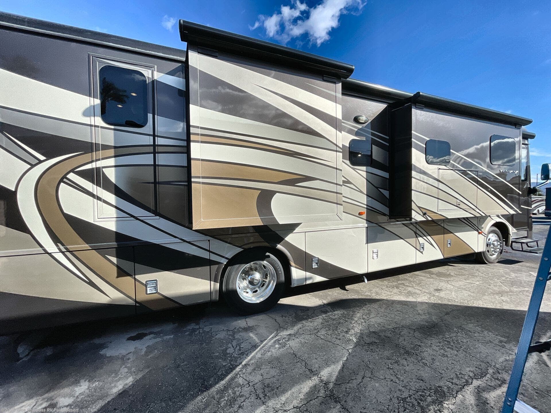 2016 Ventana 3709 by Newmar from Blue Compass RV Palm Desert in Palm Desert, California