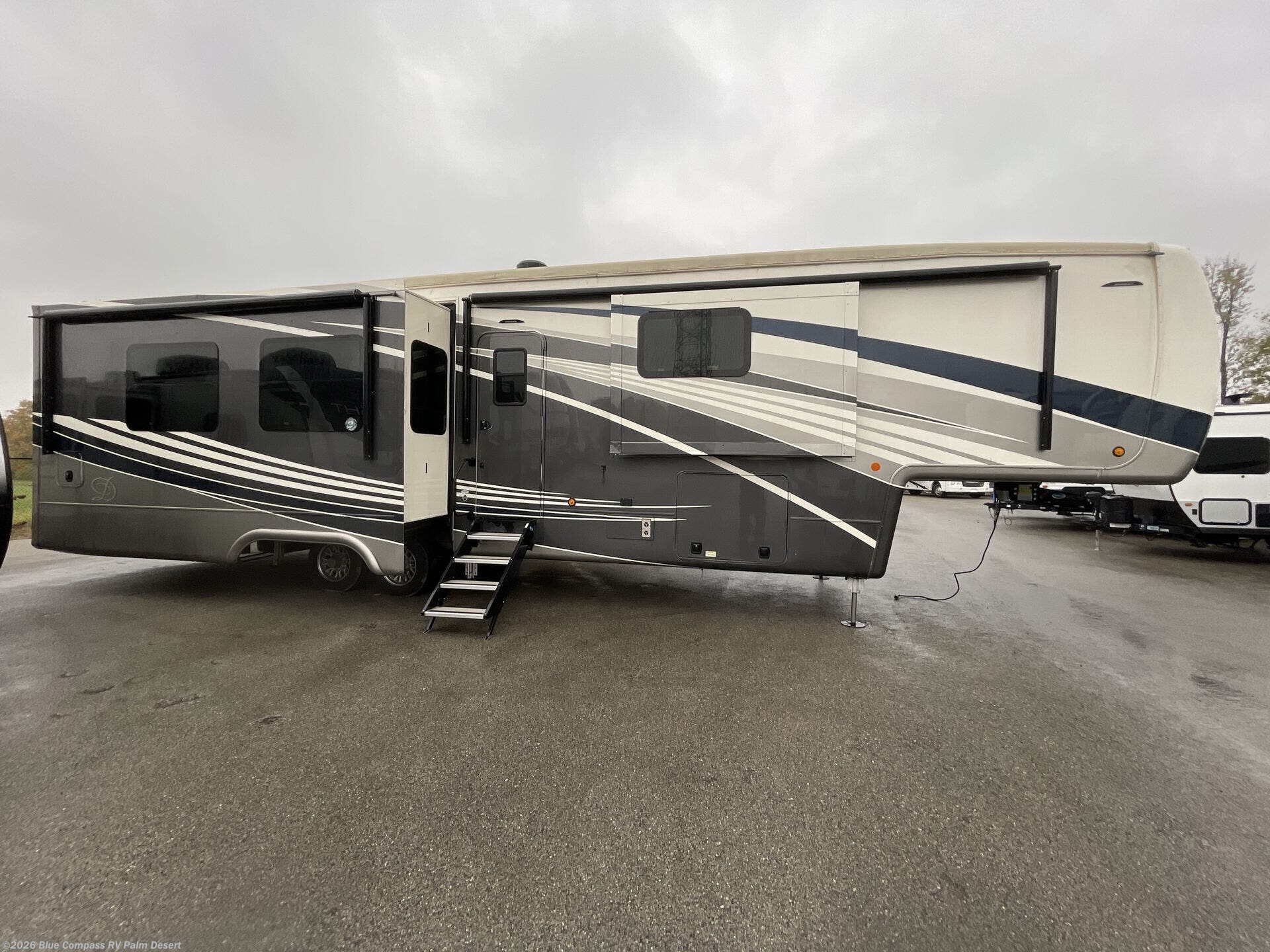 Used 2022 DRV Mobile Suites 41 RKDB available in Palm Desert, California