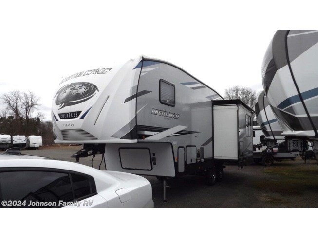 2022 Forest River Cherokee Arctic Wolf 261RK - Used Fifth Wheel For Sale by Johnson Family RV in Woodlawn, Virginia