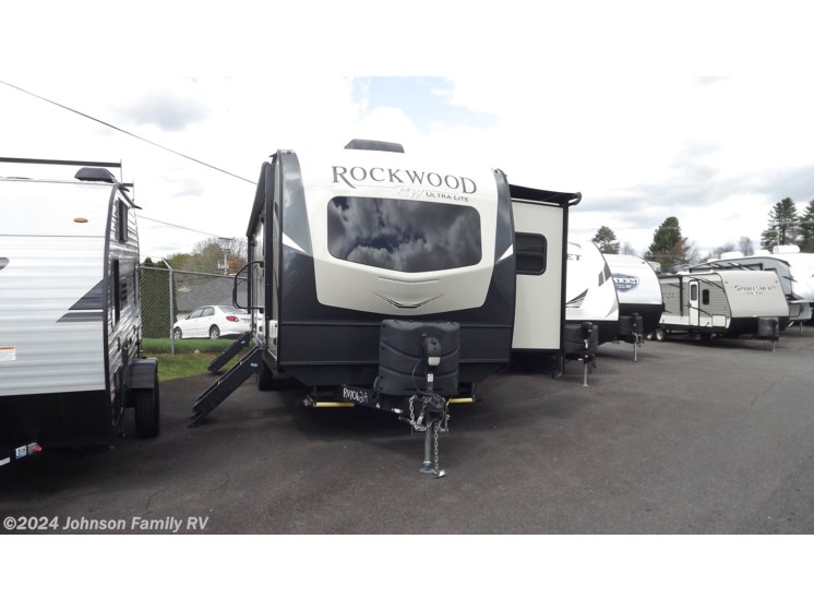 Used 2020 Forest River Rockwood Ultra Lite 2614BS available in Woodlawn, Virginia
