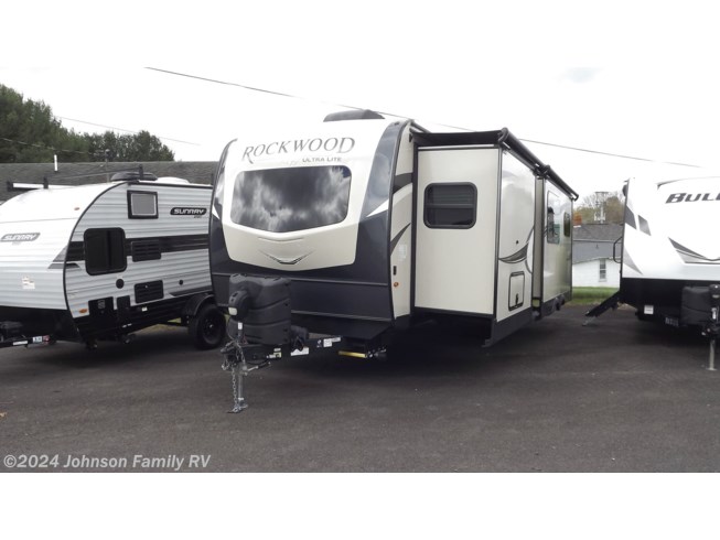 2020 Forest River Rockwood Ultra Lite 2614BS - Used Travel Trailer For Sale by Johnson Family RV in Woodlawn, Virginia