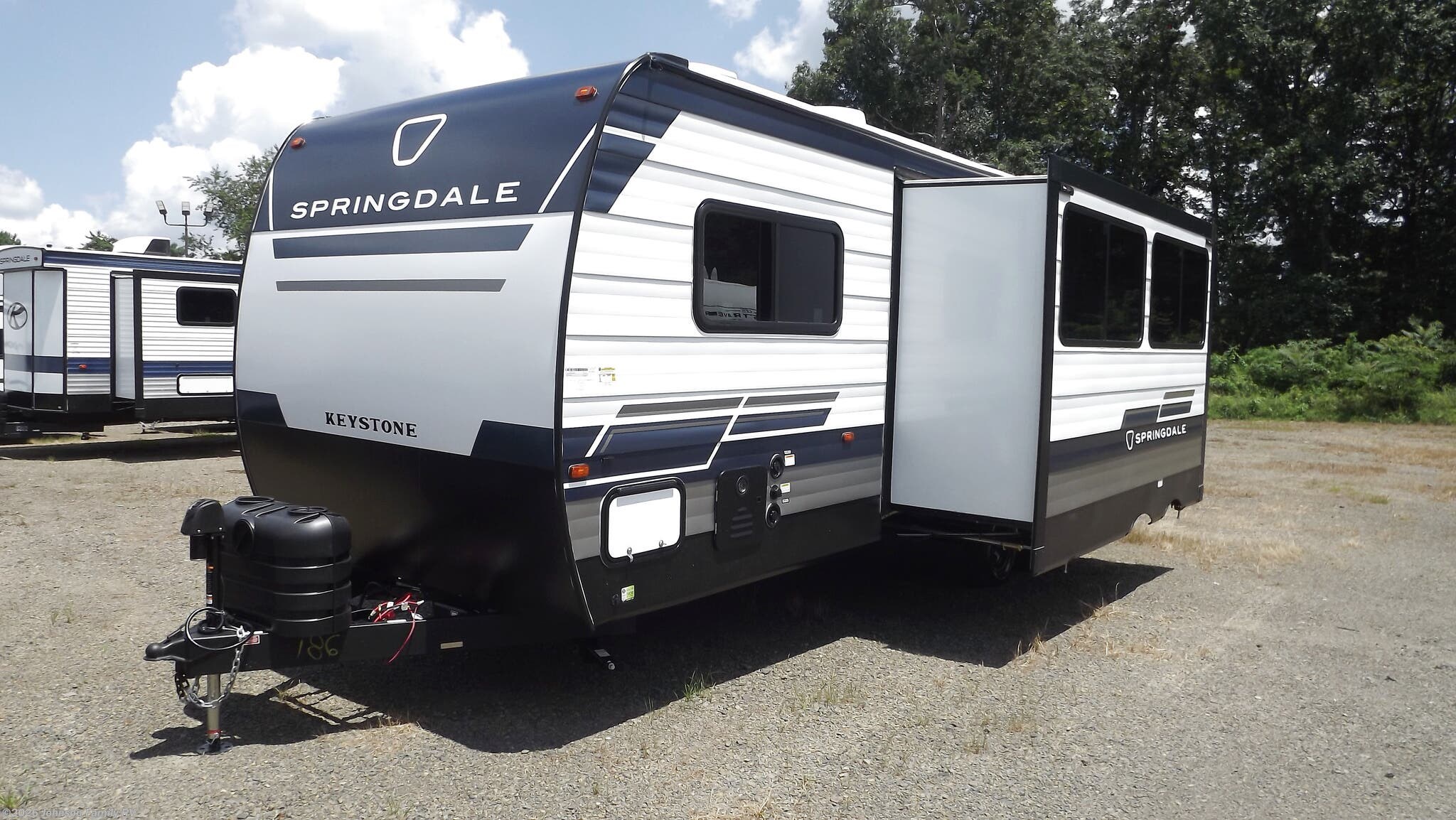 2026 Keystone Springdale 261BHC - New Travel Trailer for sale by Johnson Family RV in Woodlawn, Virginia