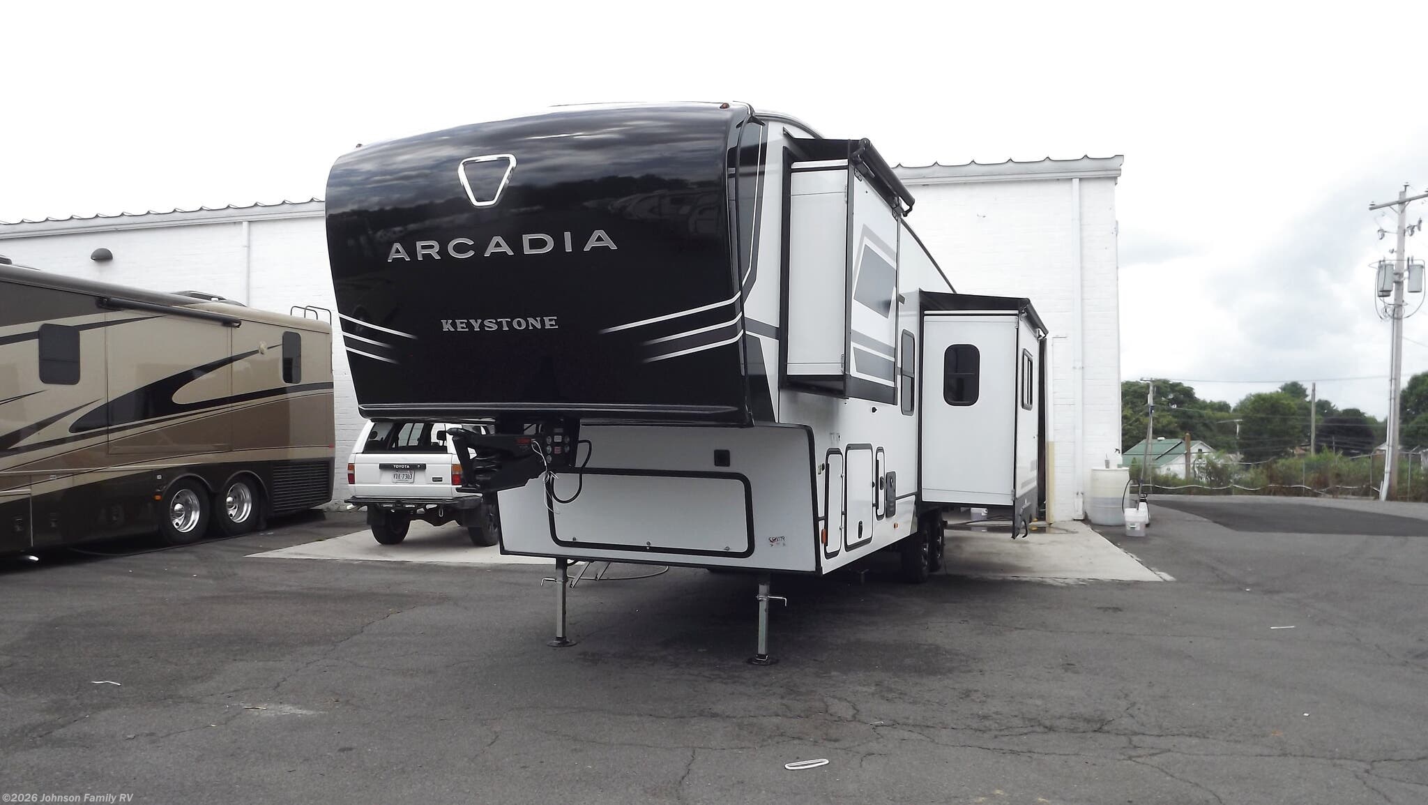 2026 Keystone Arcadia Super Lite 308SLBH - New Fifth Wheel for sale by Johnson Family RV in Woodlawn, Virginia