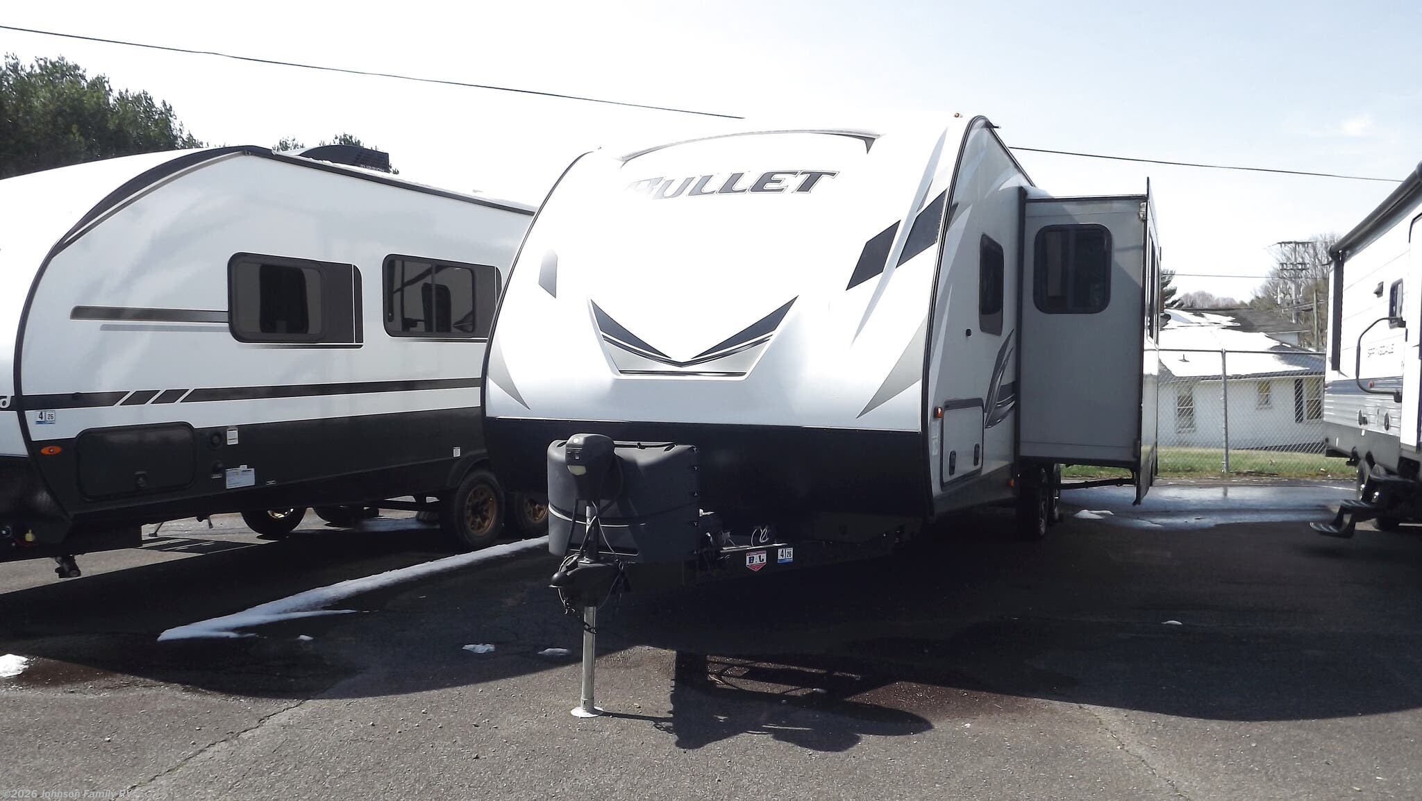 2020 Keystone Bullet 273BHS - Used Travel Trailer For Sale by Johnson Family RV in Woodlawn, Virginia features Air Conditioning, Stereo System, Leveling Jacks, Furnace, Self Contained