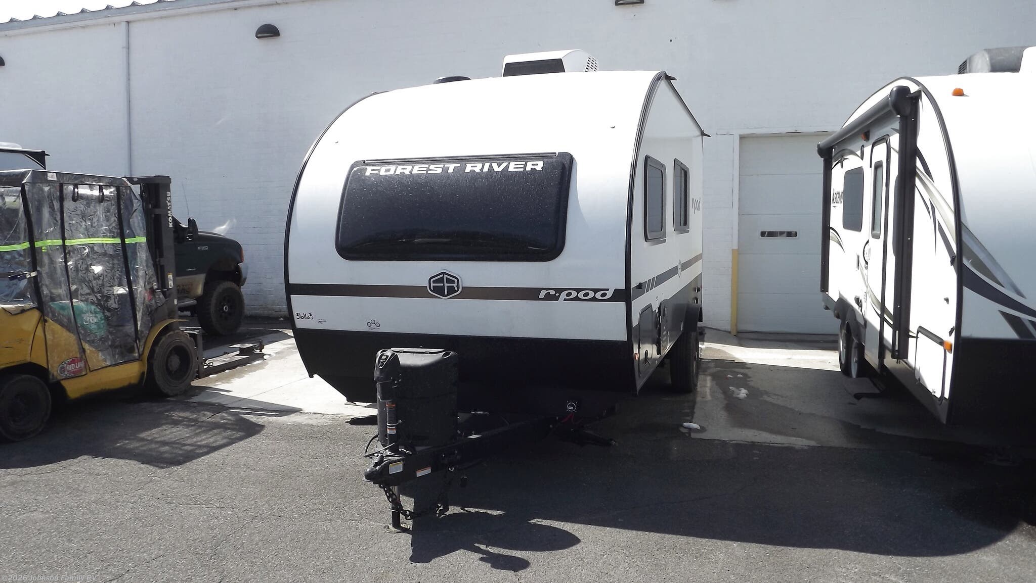2026 Forest River R-Pod RP-194 - New Travel Trailer For Sale by Johnson Family RV in Woodlawn, Virginia features Microwave, Hitch, Refrigerator, TV, Enclosed Underbelly