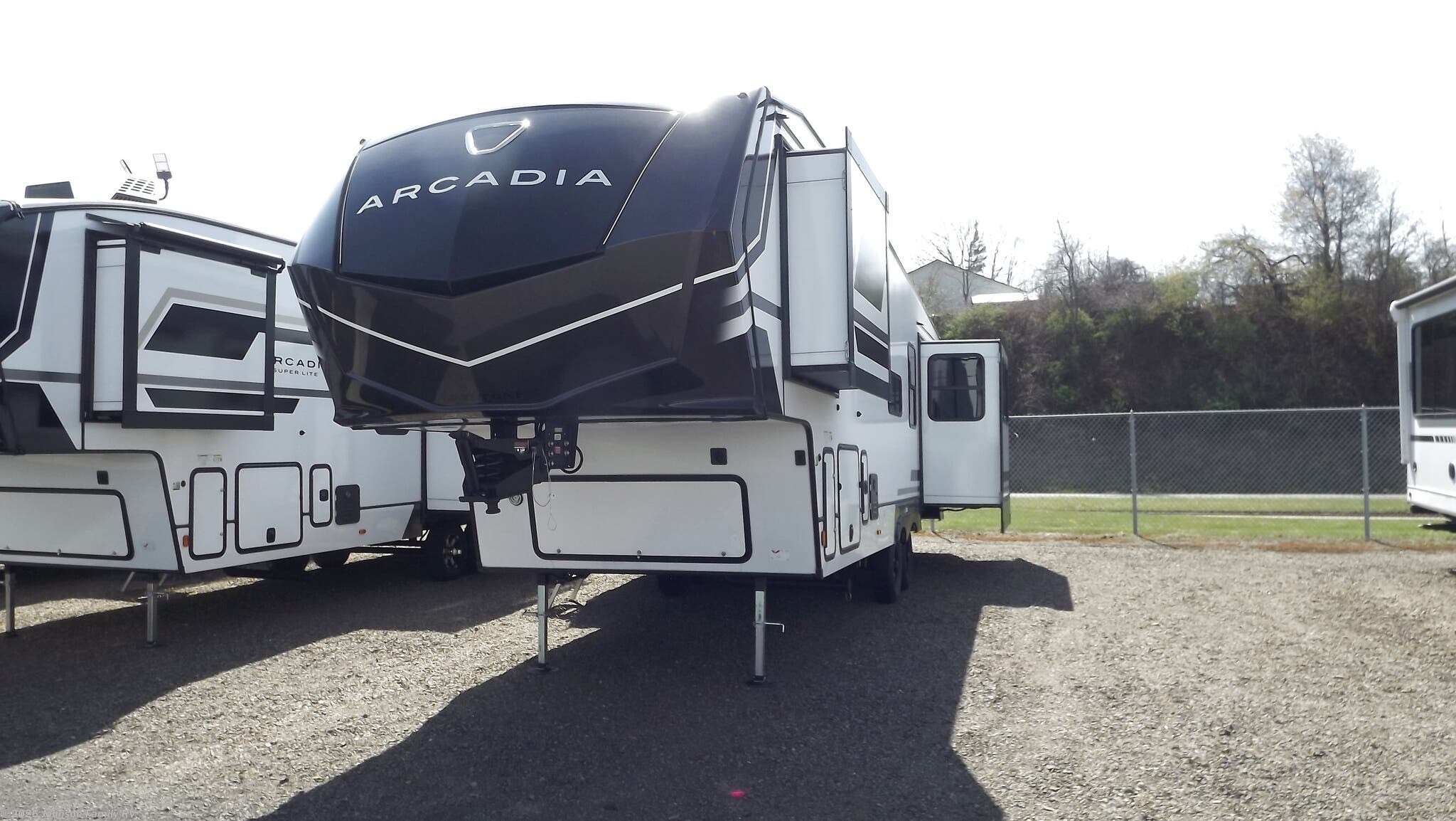 2026 Keystone Arcadia Super Lite 294SLRD - New Fifth Wheel For Sale by Johnson Family RV in Woodlawn, Virginia features Refrigerator, LED Lights, Air Conditioning, Hitch, Microwave