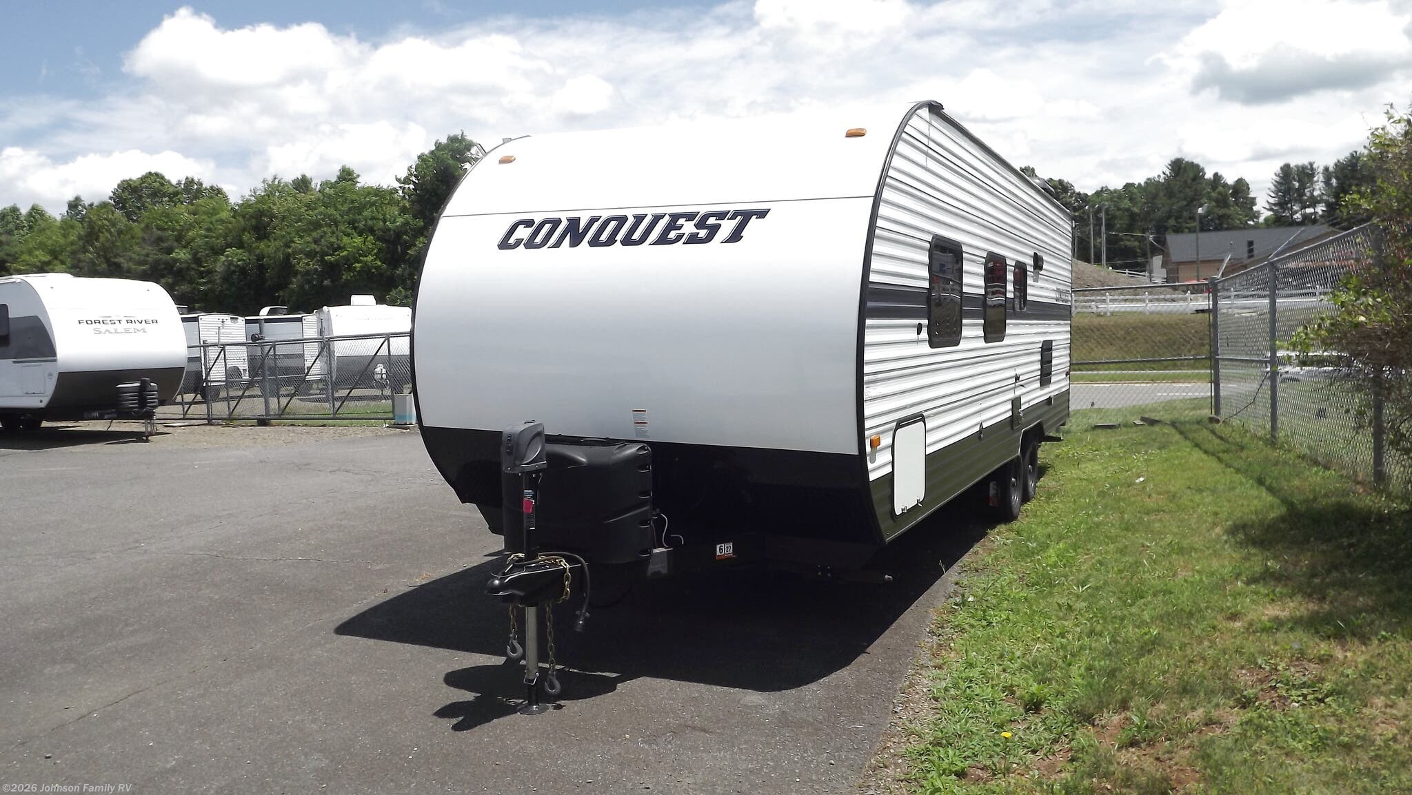 2022 Gulf Stream Conquest - New Travel Trailer For Sale by Johnson Family RV in Woodlawn, Virginia features Stereo System, Refrigerator, Stove Top Burner, Self Contained, Queen Bed