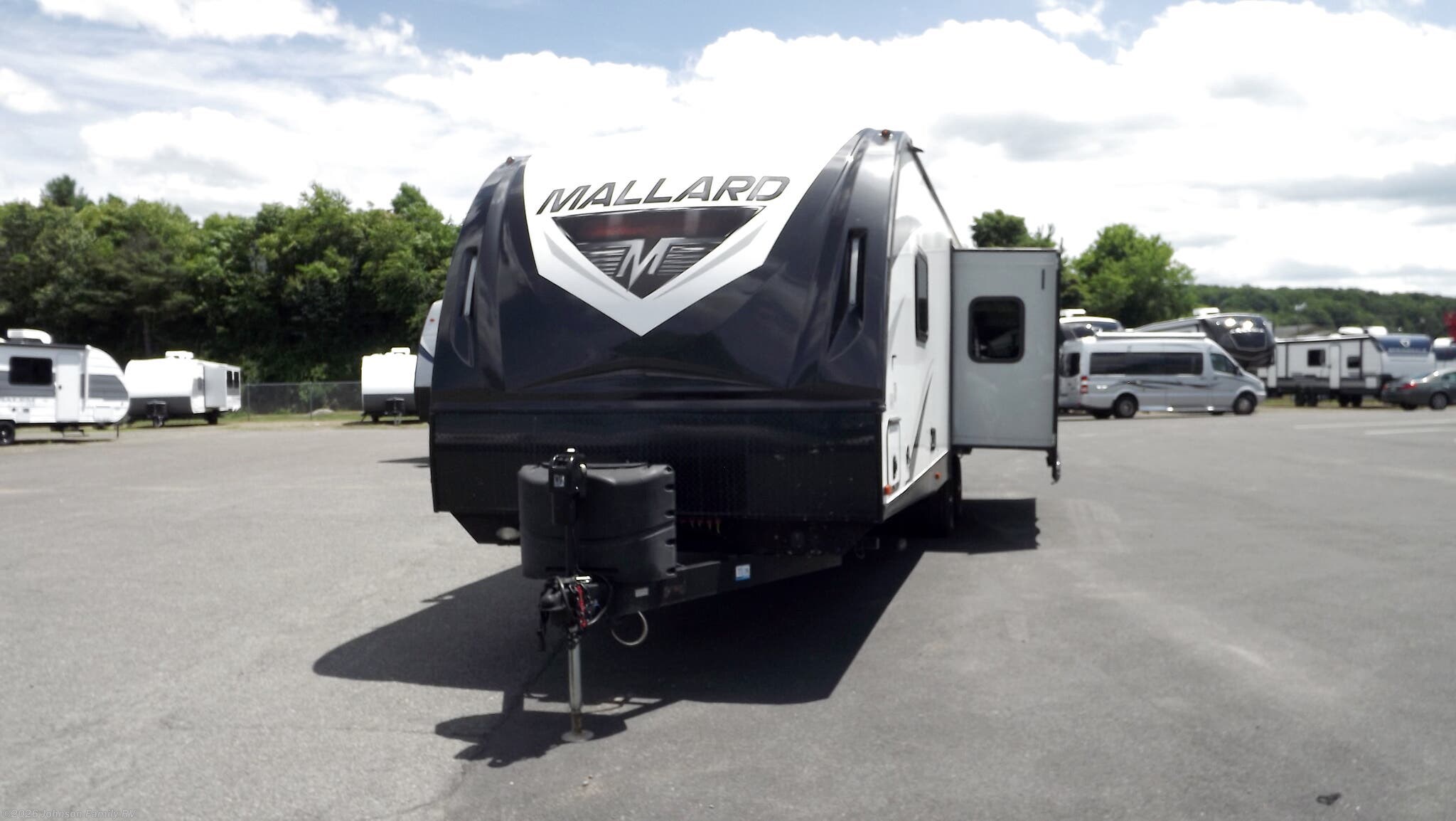 2018 Heartland Mallard M280 - Used Travel Trailer For Sale by Johnson Family RV in Woodlawn, Virginia features Air Conditioning, Microwave, Self Contained, Queen Bed, Oven