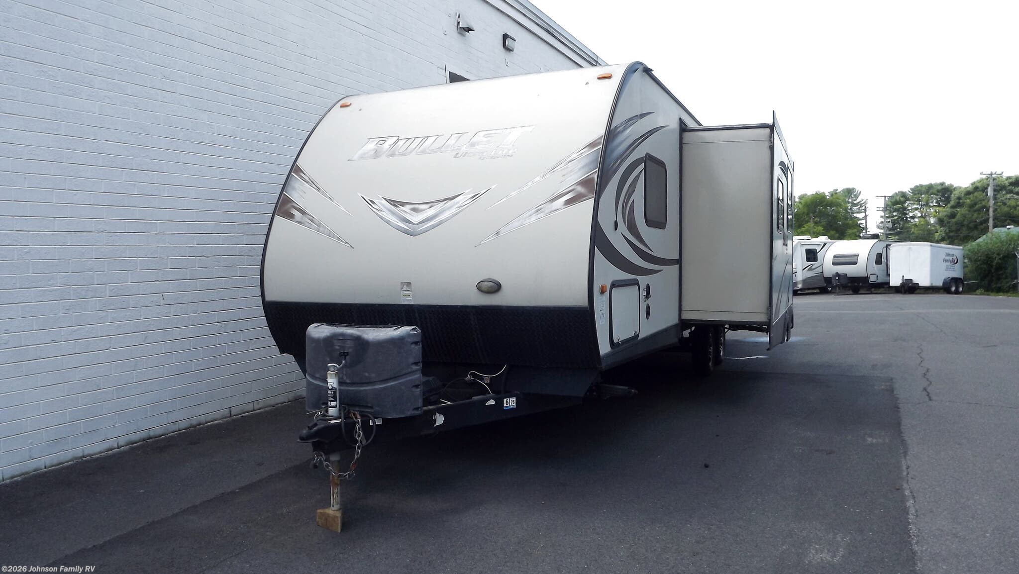 2015 Keystone Bullet 287QBS - Used Travel Trailer For Sale by Johnson Family RV in Woodlawn, Virginia features Slideout, Oven, Stove, Microwave, Refrigerator