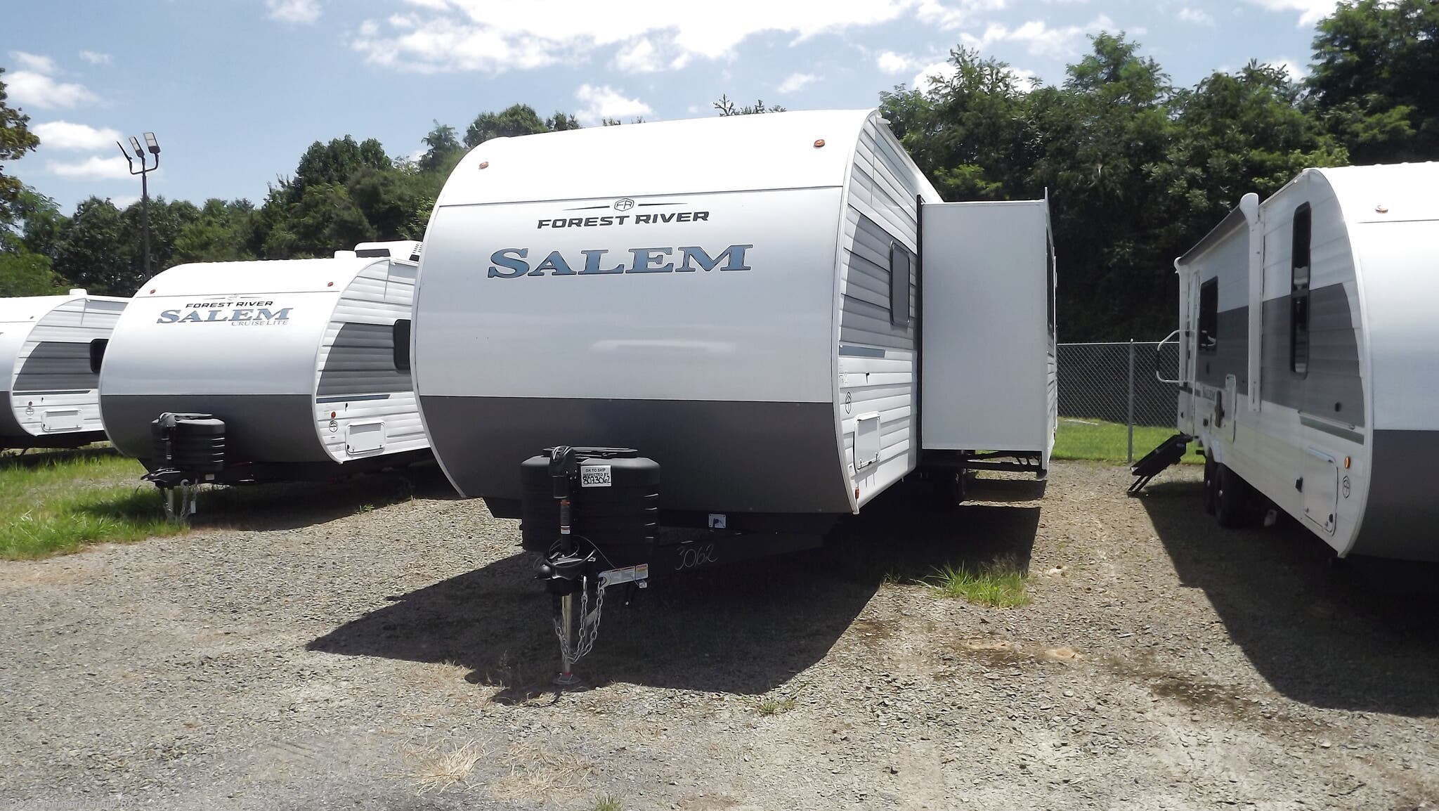 2027 Forest River Salem 31KQBTS - New Travel Trailer For Sale by Johnson Family RV in Woodlawn, Virginia features Microwave, Medicine Cabinet, Shower, Power Awning, Furnace