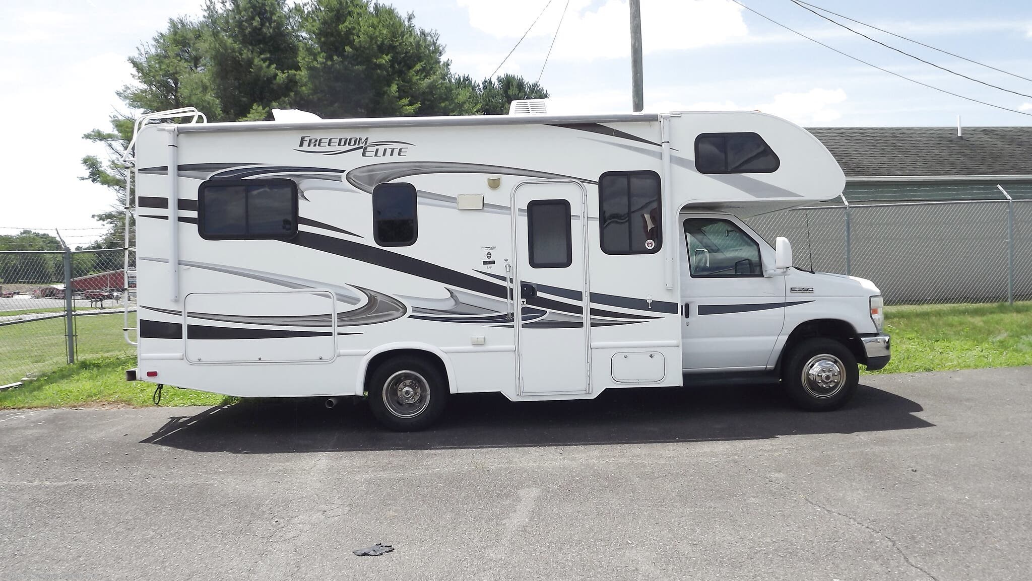 2012 Freedom Elite 23U by Keystone from Johnson Family RV in Woodlawn, Virginia