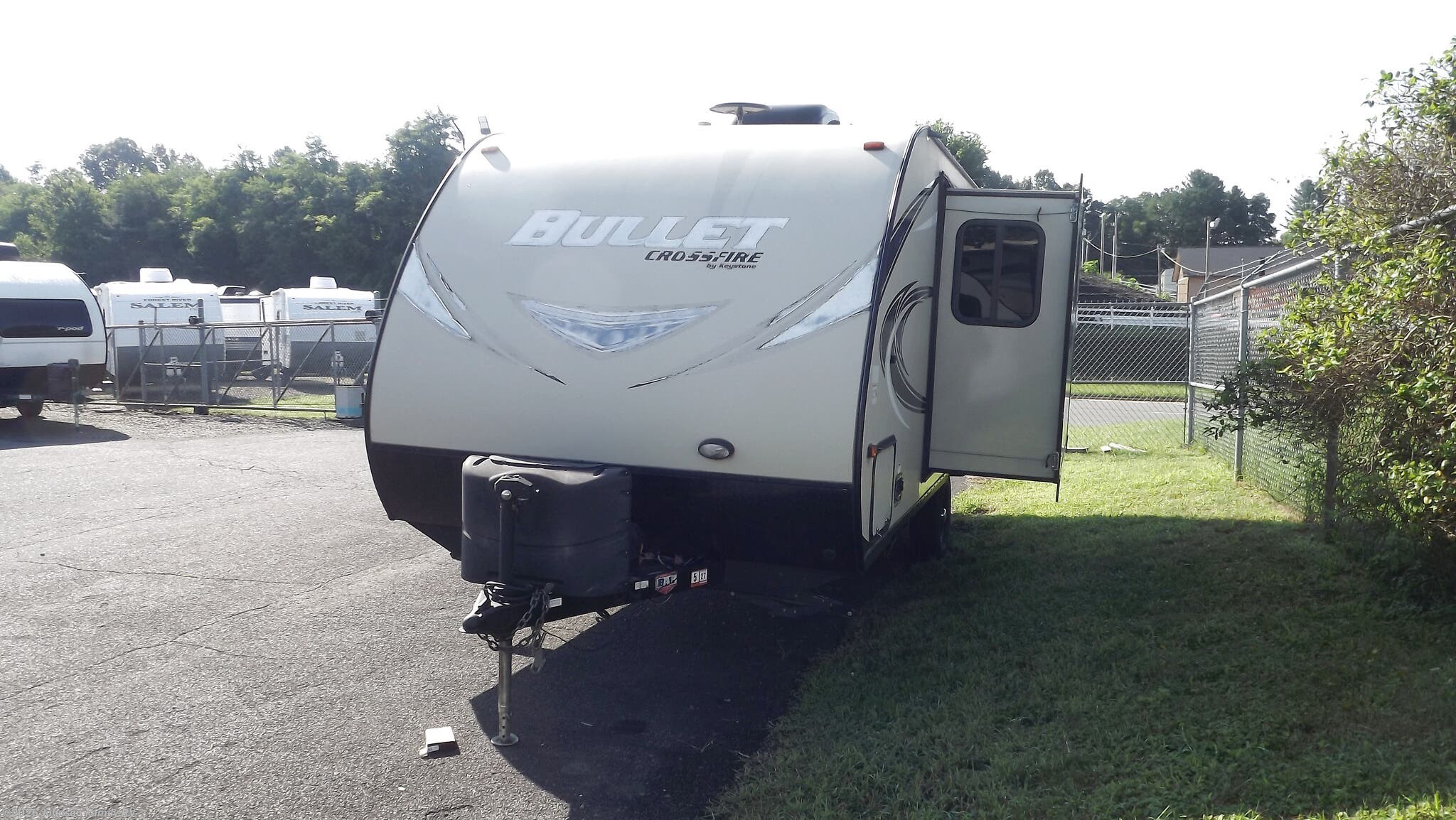 2017 Keystone Bullet Crossfire 1750RK - Used Travel Trailer For Sale by Johnson Family RV in Woodlawn, Virginia features Stove Top Burner, Slideout, TV Antenna, Fire Extinguisher, TV