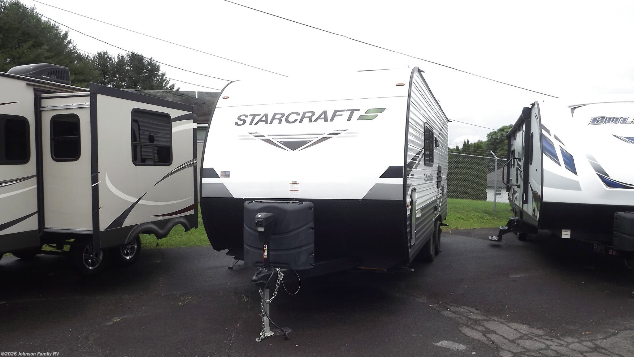 2023 Starcraft Autumn Ridge 20MB - Used Travel Trailer For Sale by Johnson Family RV in Woodlawn, Virginia features Exterior Speakers, Heated Underbelly, Solar Prep, TV Antenna, PVC Roof