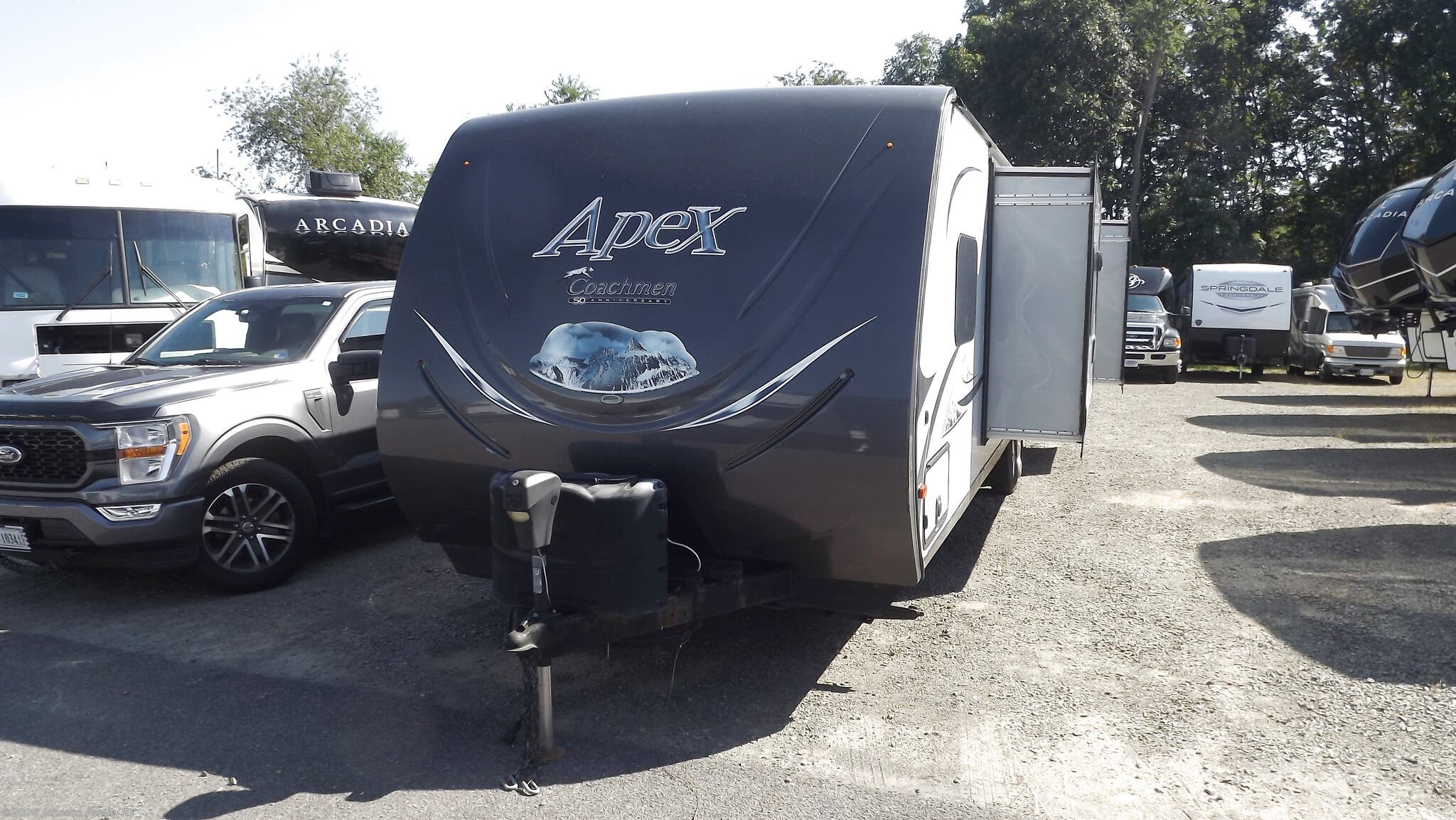 2014 Forest River 300BHS - Used Travel Trailer For Sale by Johnson Family RV in Woodlawn, Virginia features Self Contained, Microwave, Slideout, TV, Air Conditioning