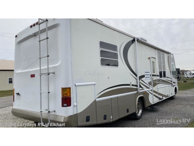 2002 Damon Challenger 330 - Used Class A For Sale by Lazydays RV of Elkhart in Elkhart, Indiana