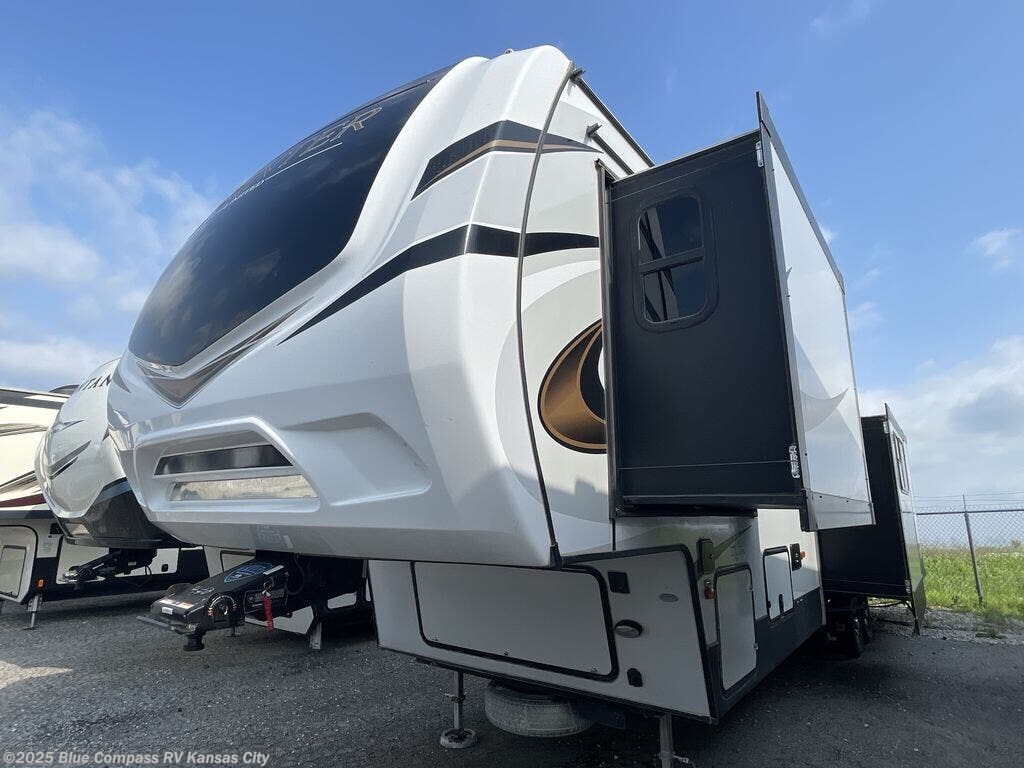 2021 Keystone Sprinter Limited 3590LFT RV for Sale in Grain Valley, MO