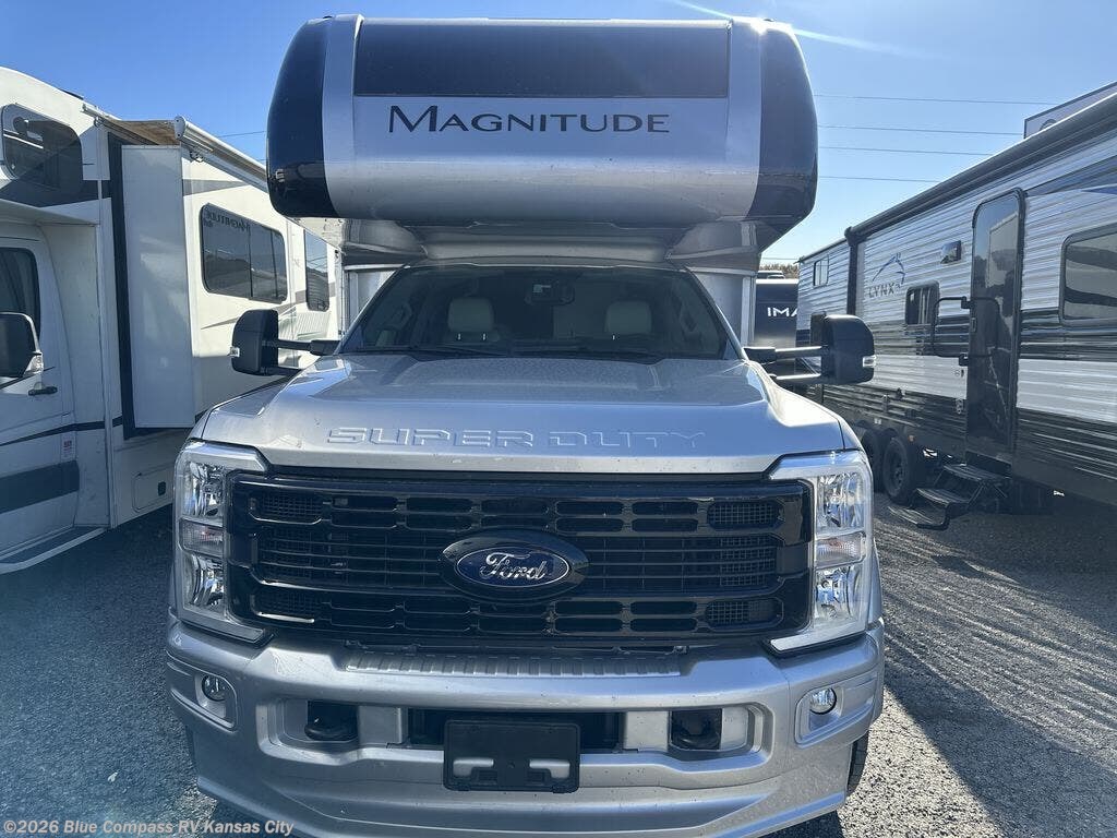 Used 2025 Thor Motor Coach Magnitude Grand X32 available in Grain Valley, Missouri