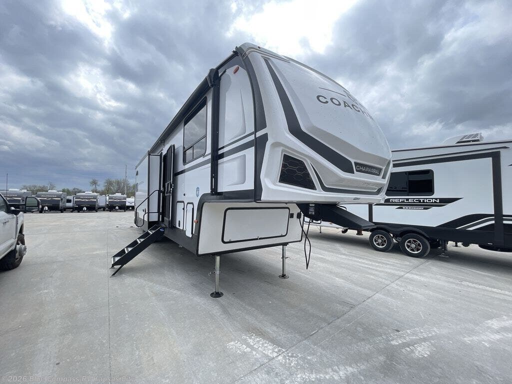 2026 Chaparral 375BAF by Coachmen from Blue Compass RV Kansas City in Grain Valley, Missouri