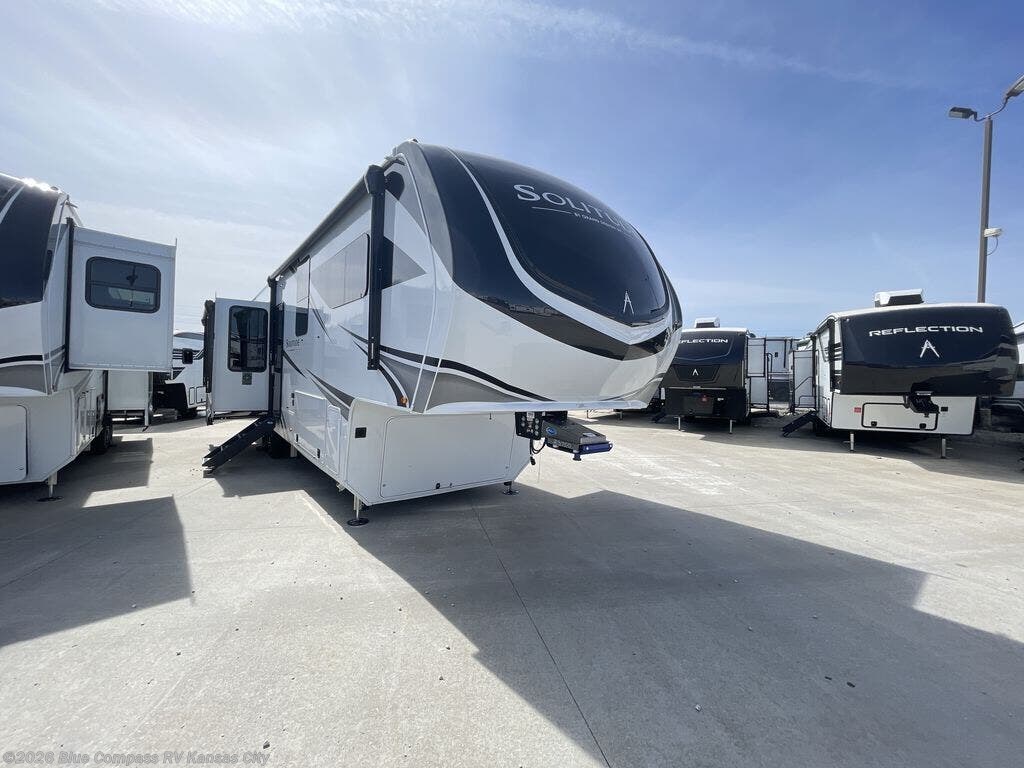 2026 Solitude 370DV by Grand Design from Blue Compass RV Kansas City in Grain Valley, Missouri