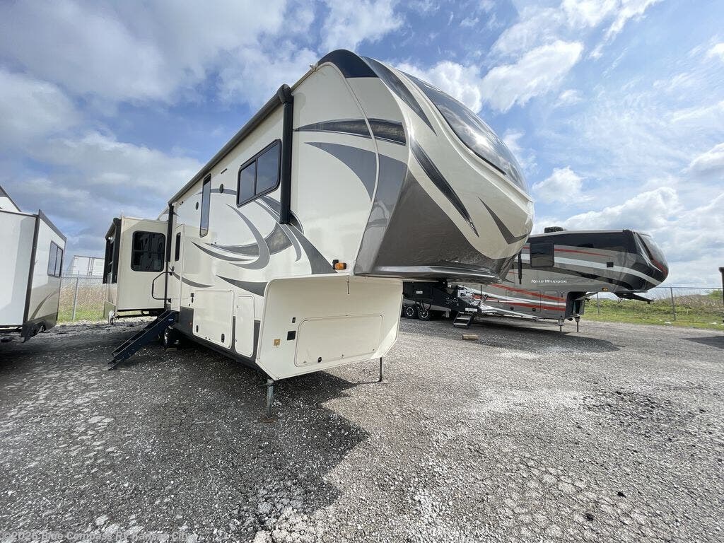 2021 Solitude S-Class 3540GK-R by Grand Design from Blue Compass RV Kansas City in Grain Valley, Missouri