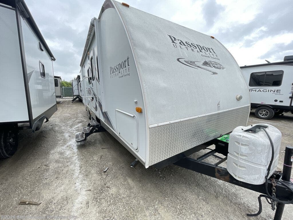 2011 Keystone Passport 3050BH - Used Travel Trailer For Sale by Blue Compass RV Kansas City in Grain Valley, Missouri