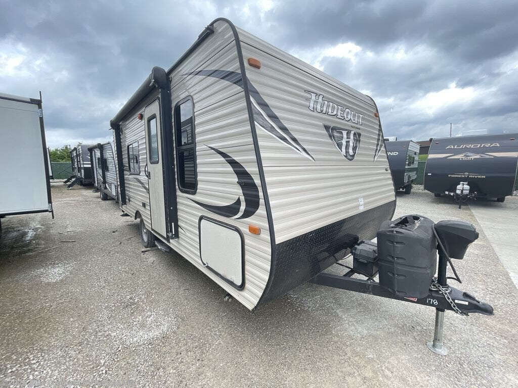 2017 Keystone Hideout 178LHS - Used Travel Trailer For Sale by Blue Compass RV Kansas City in Grain Valley, Missouri