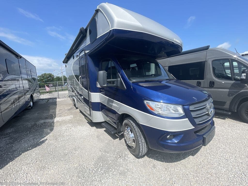 2022 isata 3 24FW by Dynamax Corp from Blue Compass RV Kansas City in Grain Valley, Missouri