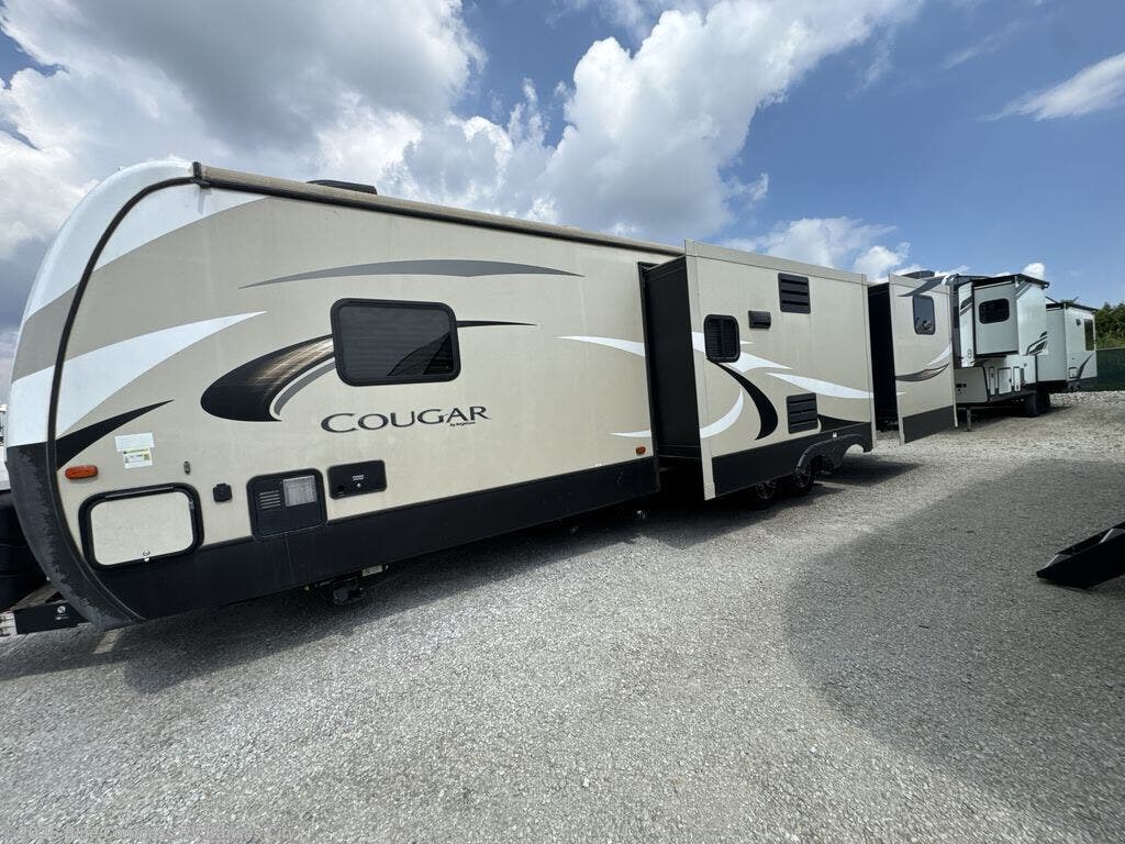 2019 Keystone Cougar 34TSB - Used Travel Trailer For Sale by Blue Compass RV Kansas City in Grain Valley, Missouri
