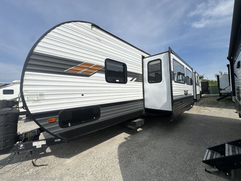 Used 2022 Forest River Wildwood 32BHDS available in Grain Valley, Missouri
