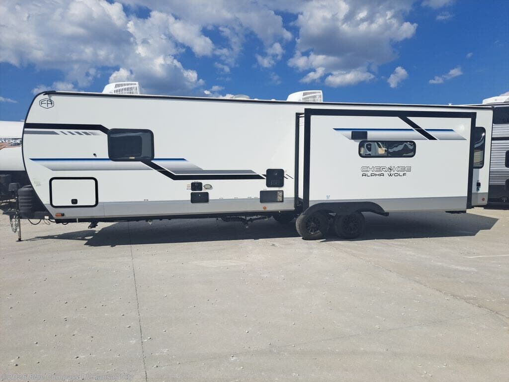 Used 2025 Forest River Cherokee Arctic Wolf 26RL available in Grain Valley, Missouri