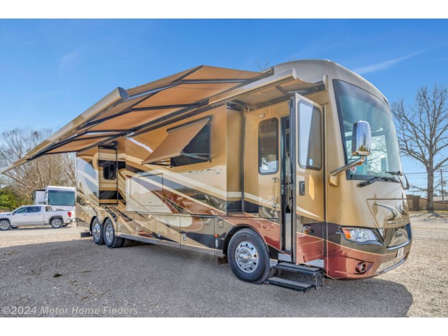 2017 Newmar Dutch Star 4018 Triple Slide, Bath/Half, All Electric - Used Diesel Pusher For Sale by Motor Home Finders in Crossville, Tennessee