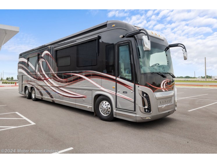 Used 2015 Newell 2020P  605 HP Cummins X-15, Quad Slide, Bath and a Half available in Sugarland, Texas