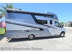 2025 Tiffin Wayfarer 25 XRW - Used Class C for sale by Motorhome Finders in Polk City, Texas