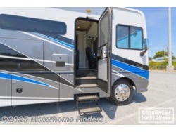 2021 Bounder 36F by Fleetwood from Motorhome Finders in Santa Cruz, Texas