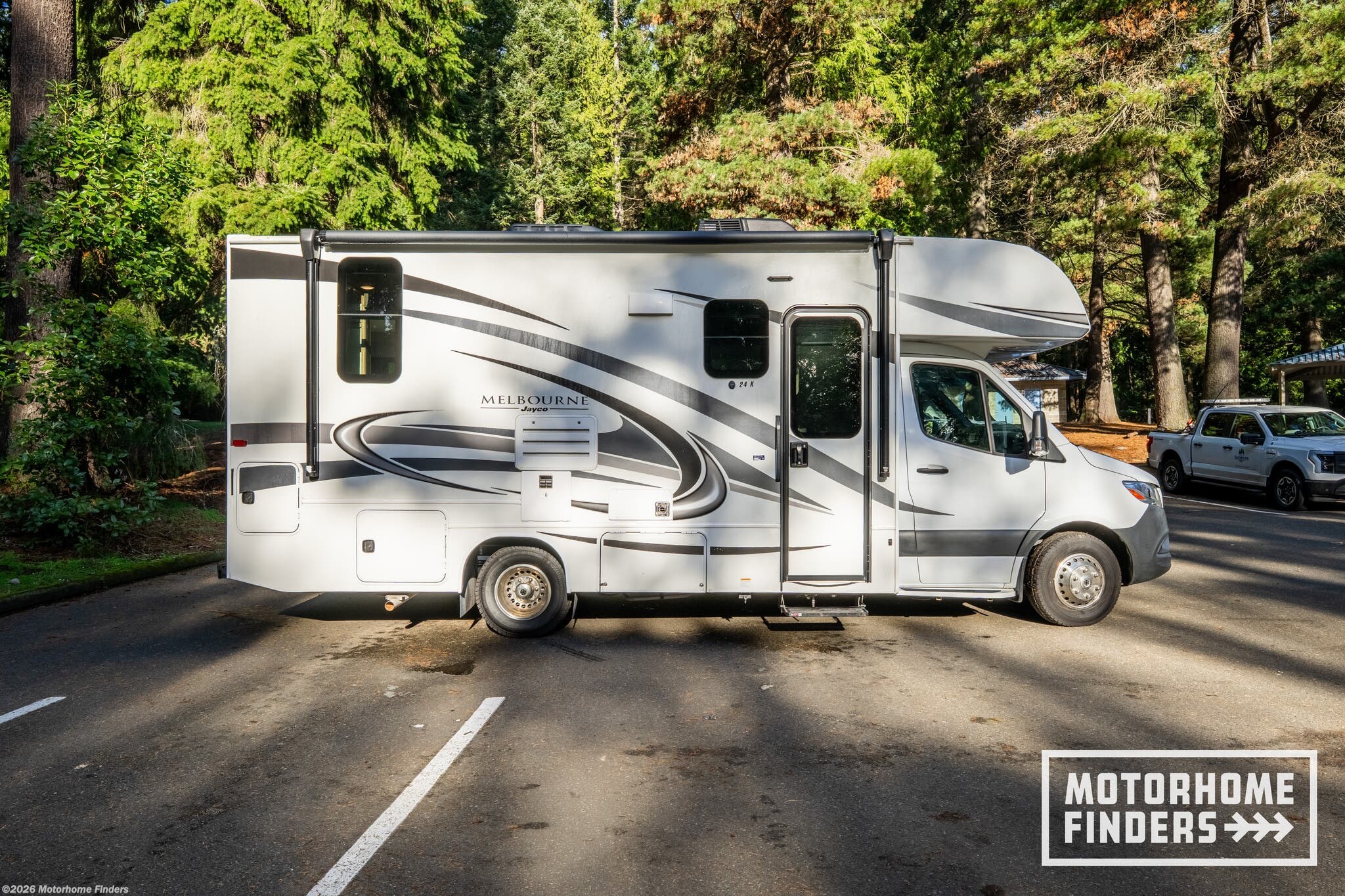 2021 Jayco Melbourne 24K - Used Class C For Sale by Motorhome Finders in Shoreline, Washington features Queen Bed, Generator, Front End Diesel, Refrigerator, Solar Prep