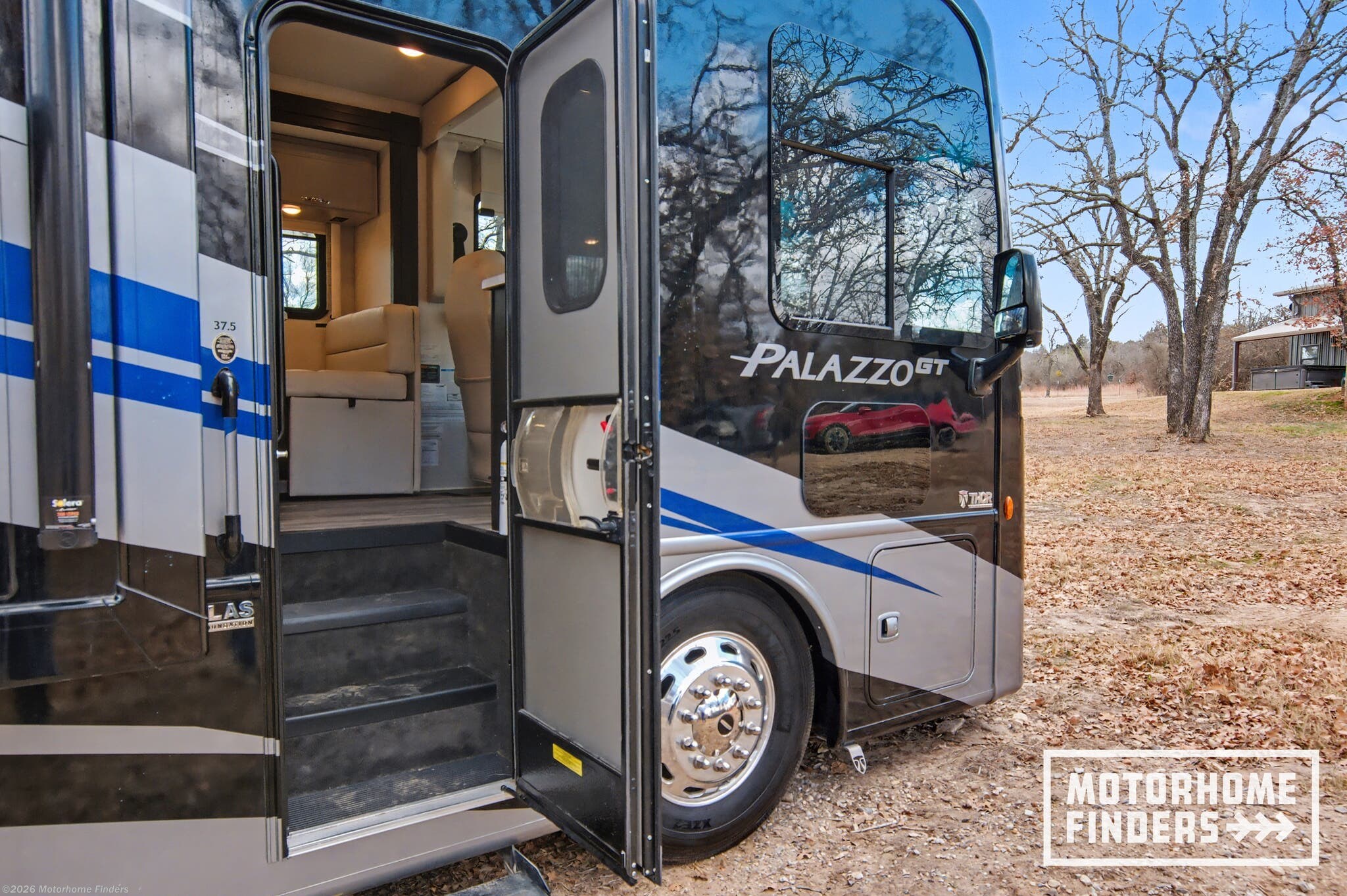 2024 Palazzo GT 37.5 by Thor Motor Coach from Motorhome Finders in Stephenville, Texas
