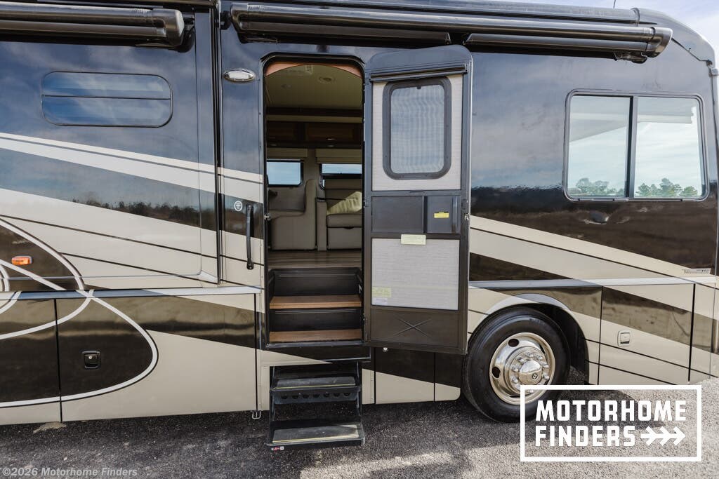 2022 Winnebago Forza 34T - Used Diesel Pusher For Sale by Motorhome Finders in Pagosa Springs, Colorado features Inverter, Hitch, Dinette Bed, Queen Mattress, Heat Pump