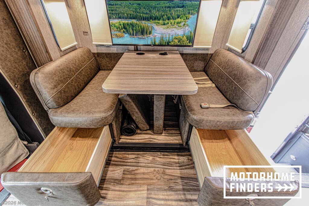 2022 Wraith 33W by Nexus from Motorhome Finders in Grayville, Illinois