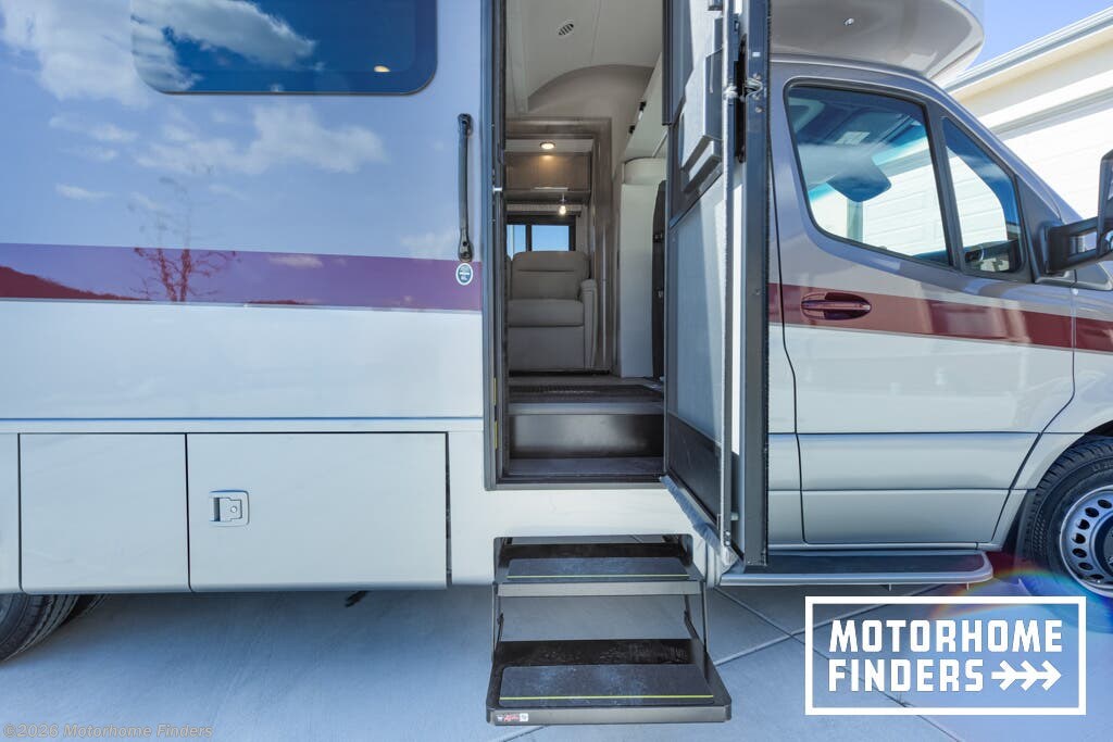 2020 Tiffin Wayfarer 24TW - Used Class C For Sale by Motorhome Finders in Carson City, Nevada features CO Detector, Toilet, Non-Smoking Unit, Side View Cameras, Day/Night Shades