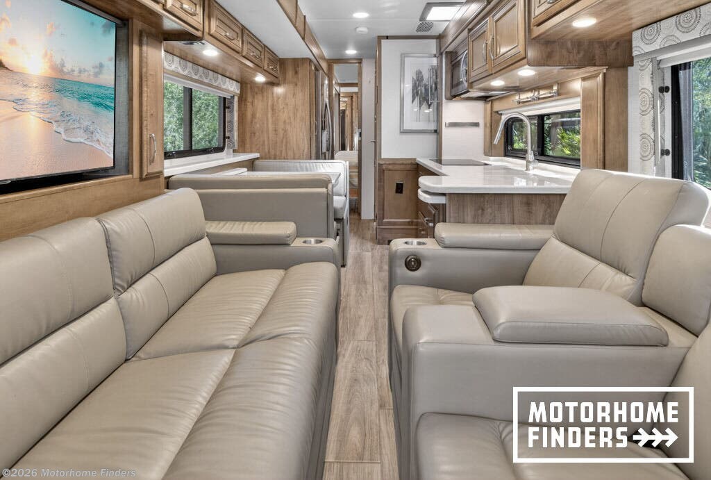 2022 Reatta XL 40Q2 by Entegra Coach from Motorhome Finders in Daleville, Virginia