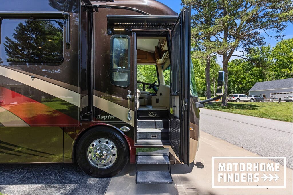 2017 Entegra Coach Aspire 42RBQ - Used Diesel Pusher For Sale by Motorhome Finders in Fenton, Missouri features Electric Heat, Inverter, Pass Thru Storage, LED Lights, Booth Dinette