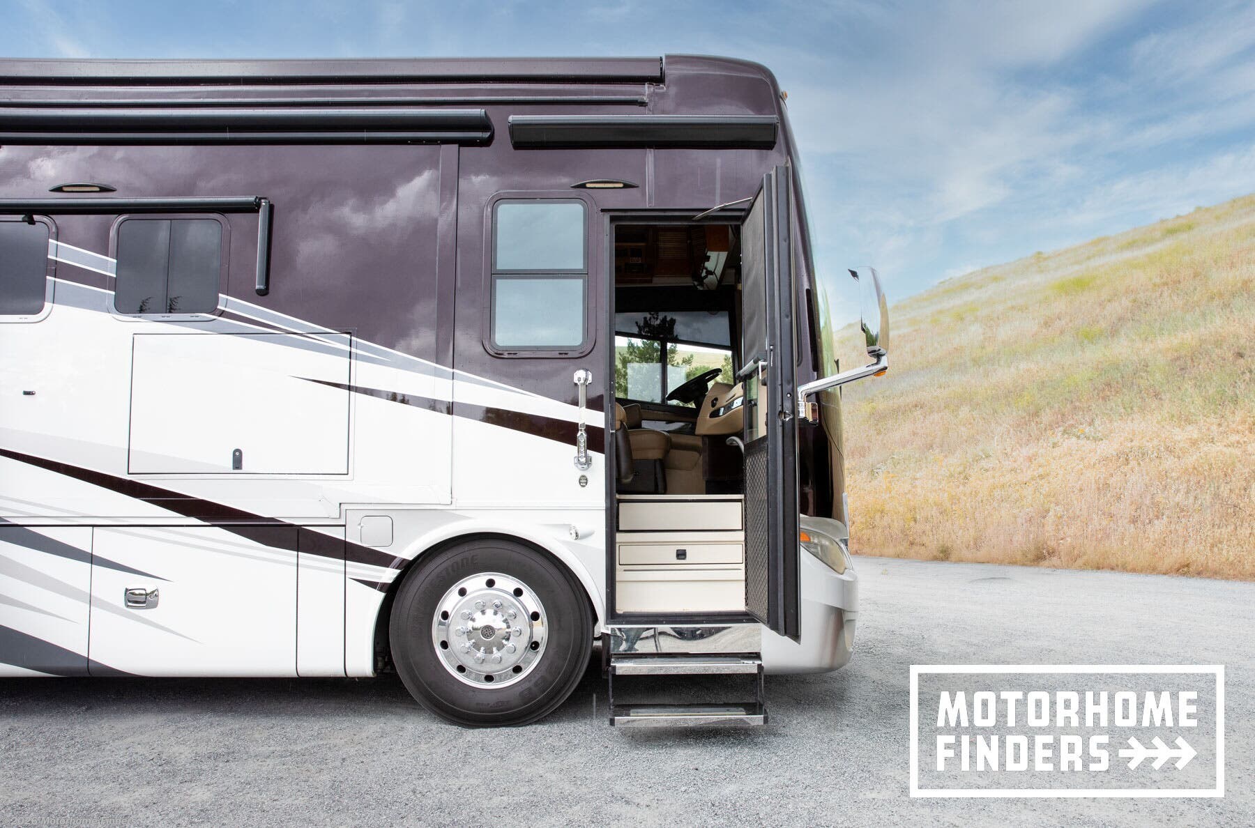 2014 Tiffin Allegro Bus 40SP - Used Diesel Pusher For Sale by Motorhome Finders in Clayton, California features Black Tank Flush, Auxiliary Battery, Stove, Toilet, Day/Night Shades