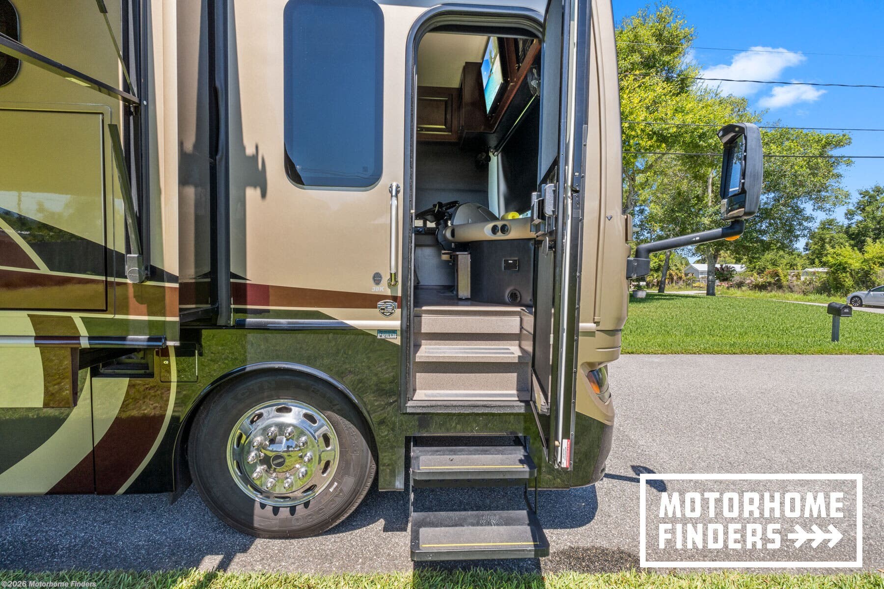 2018 Fleetwood Pace Arrow LXE 38K - Used Diesel Pusher For Sale by Motorhome Finders in Micco, Florida features Convection Microwave, Inverter, Ladder, Power Awning, LP Detector