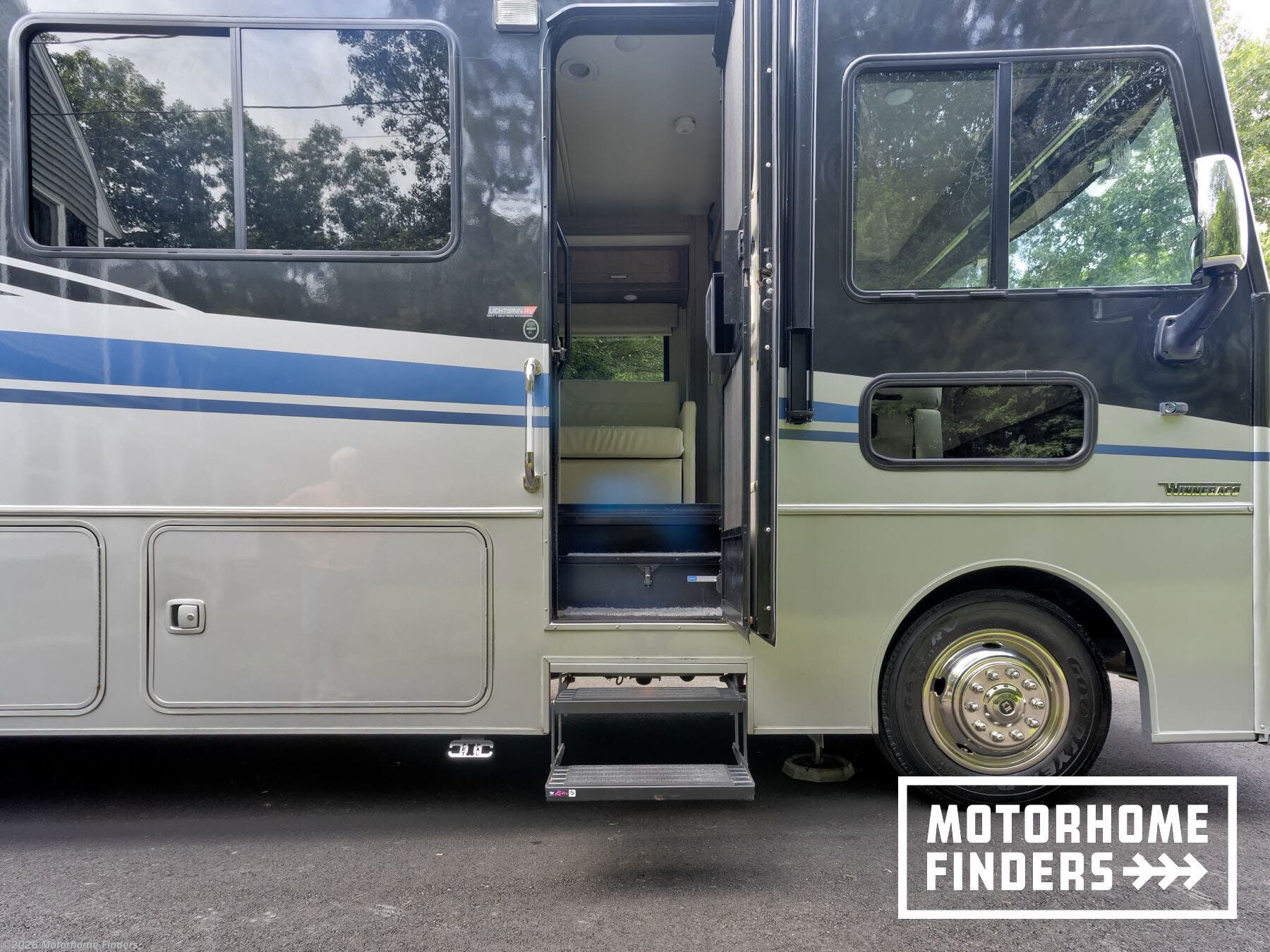 2022 Winnebago Adventurer 29B - Used Class A For Sale by Motorhome Finders in Hudson, New Hampshire features Full Body Paint, Self Contained, Backup Monitor, Air Conditioning, Solid Surface Countertops