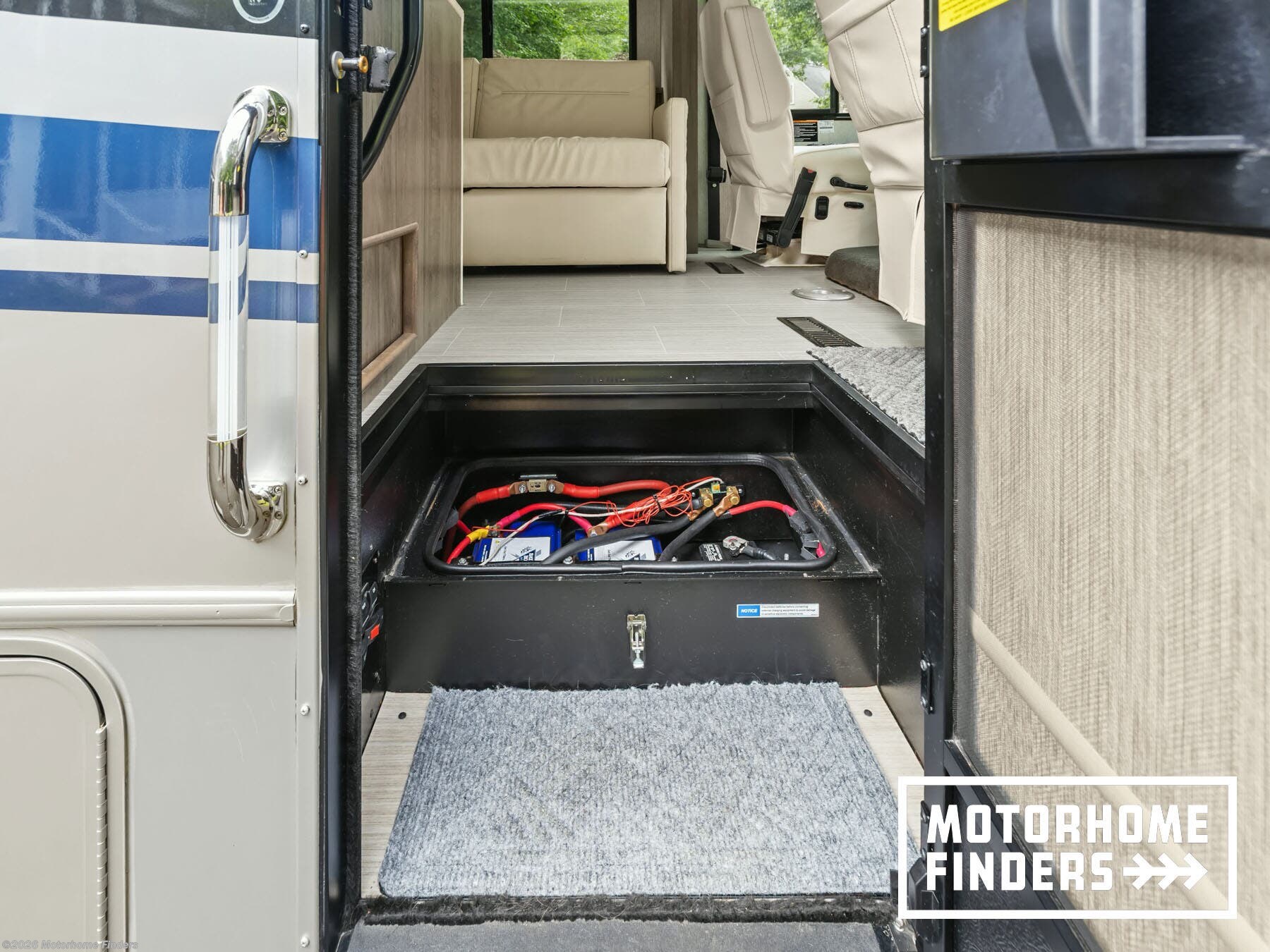 2022 Adventurer 29B by Winnebago from Motorhome Finders in Hudson, New Hampshire