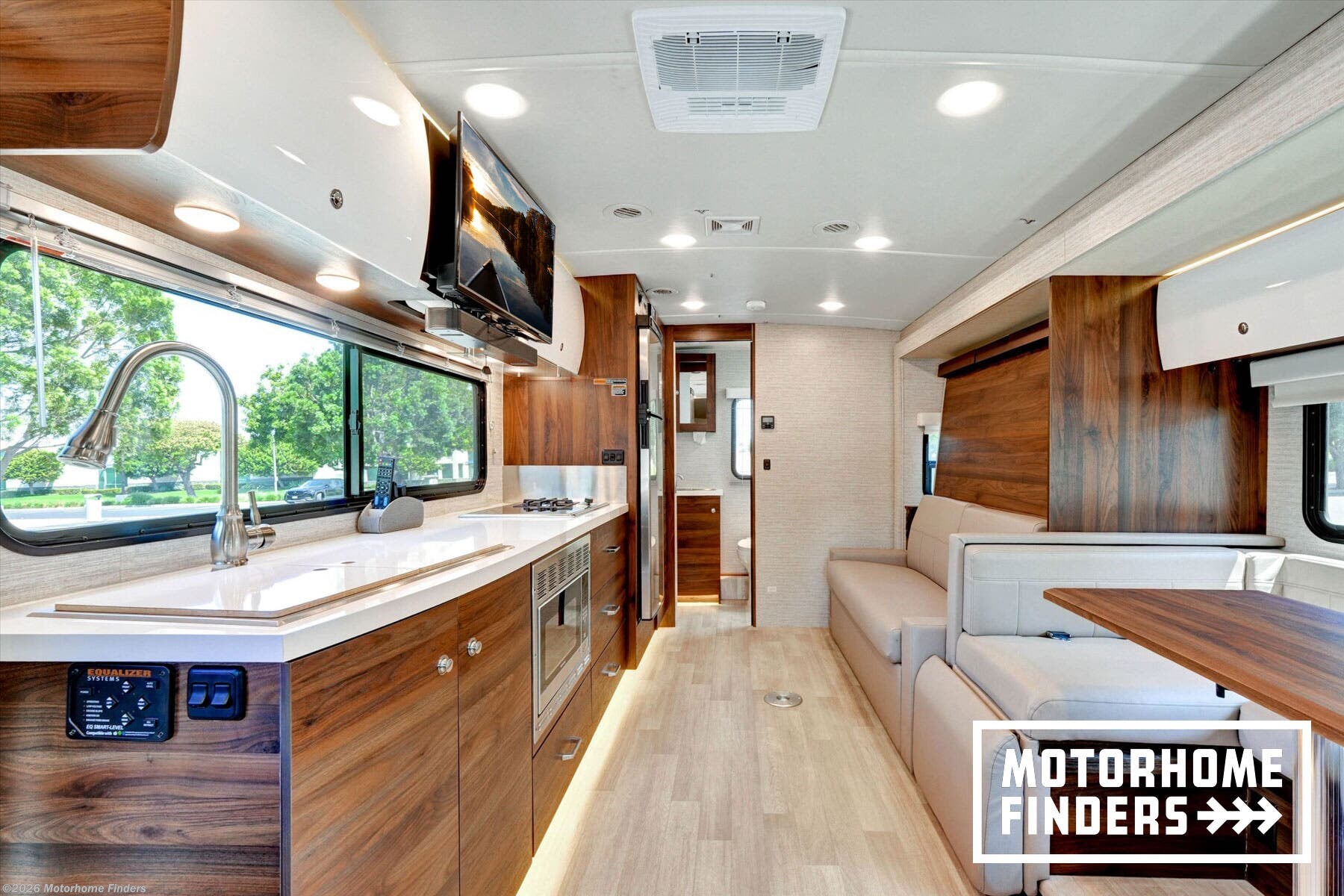 Used 2021 Winnebago View 24D available in Tustin, California
