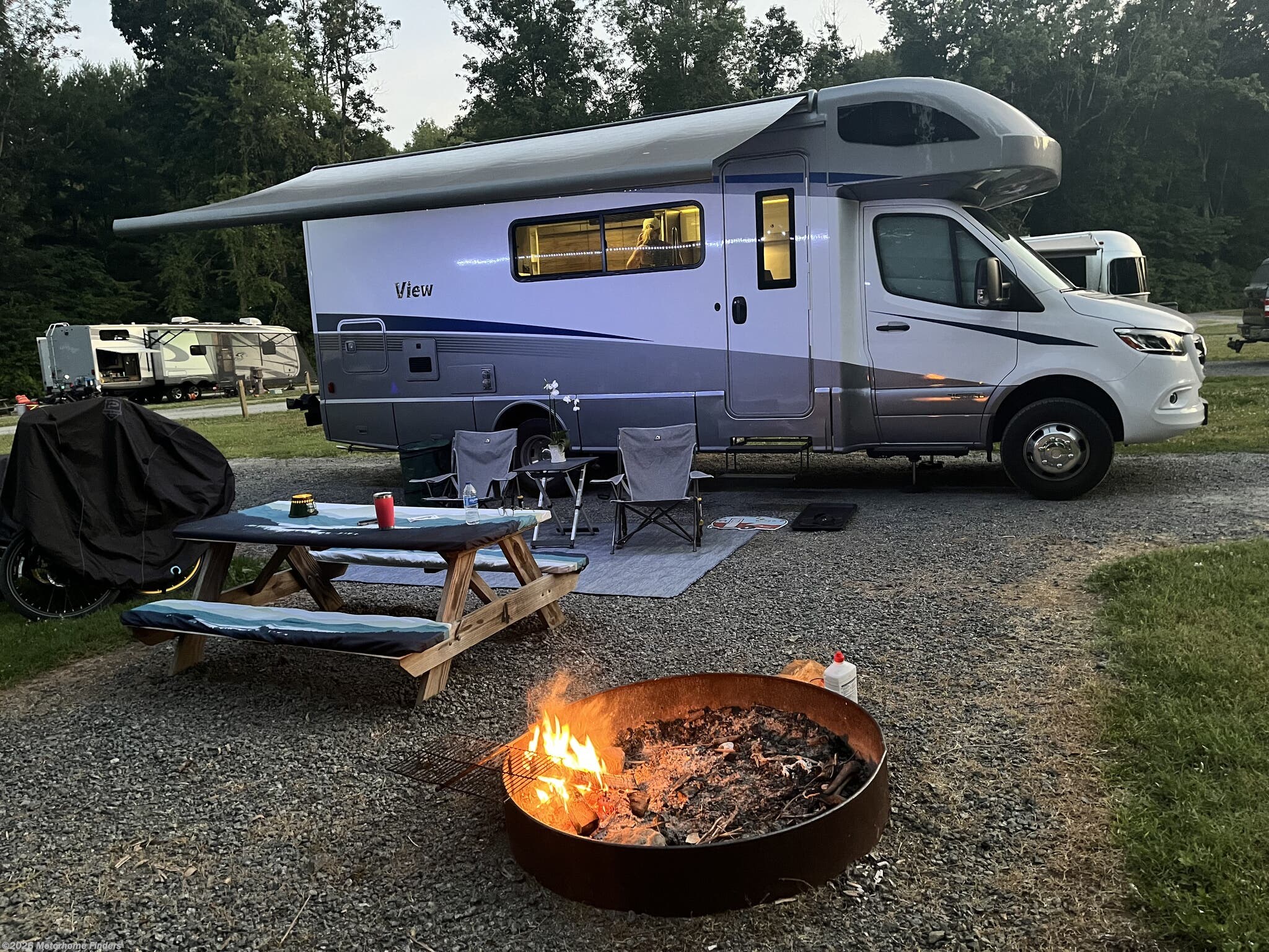 2024 Winnebago View 24D - Used Class C For Sale by Motorhome Finders in Mill Spring, North Carolina features Water Heater, Backup Monitor, Heat Pump, Queen Mattress, Booth Dinette