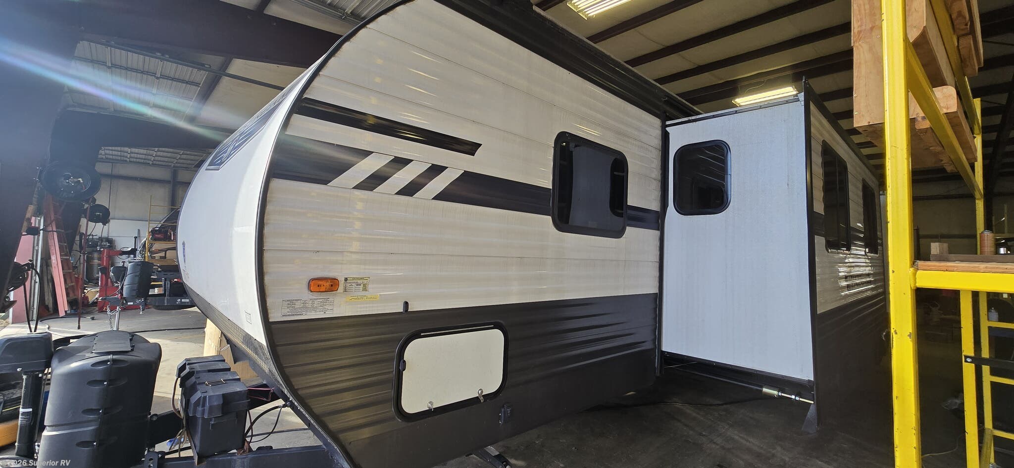 2023 Gulf Stream TrailMaster 321TBS - Used Travel Trailer For Sale by Superior RV in Conway, Arkansas features Skylight, Slideout, Medicine Cabinet, Air Conditioning, Furnace