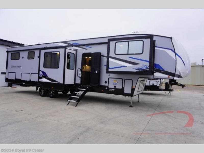 2023 Forest River Cherokee Arctic Wolf Suite 3910 RV for Sale in